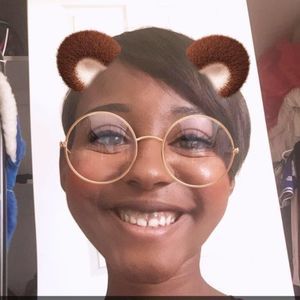 Meet your Posher, Janissa